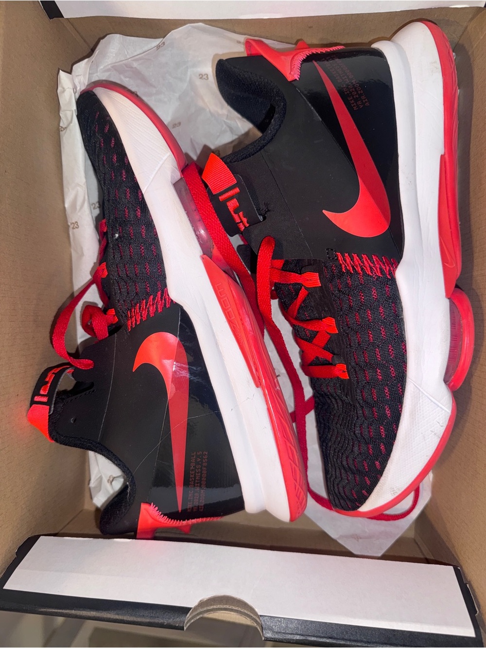 USED Nike LeBron Witness 5 'Bred' Men's Basketball Shoes